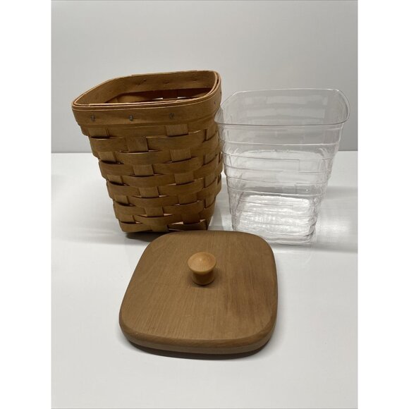 Longaberger Basket with Wooden Lid and Protector‎ 2004 Handmade Basket - Picture 8 of 11